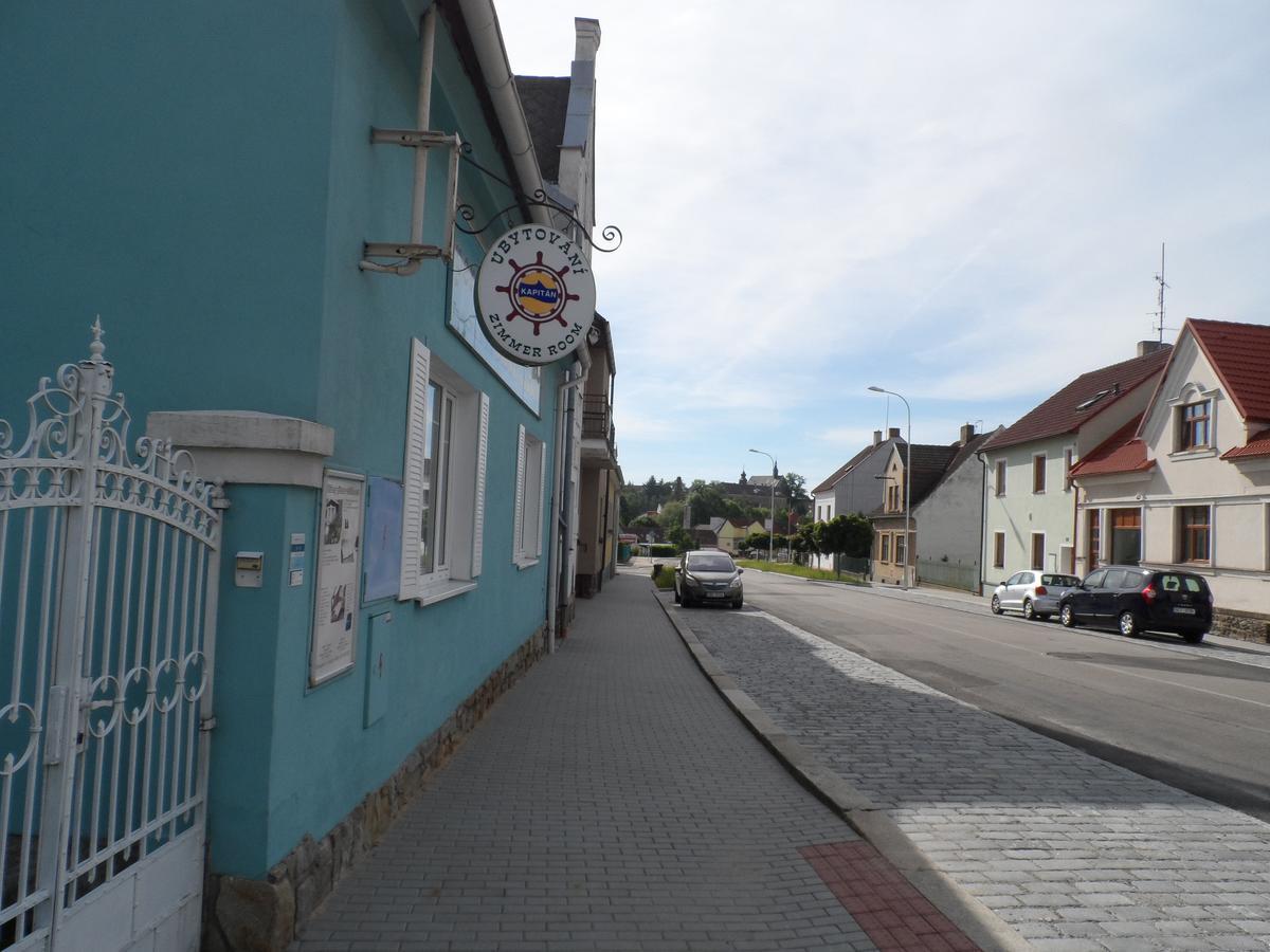 Penzion Kapitan Jindřichŭv Hradec Exteriör bild